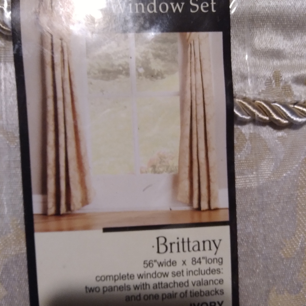 3/$15 bundle. Complete Window Set - Picture 2 of 4